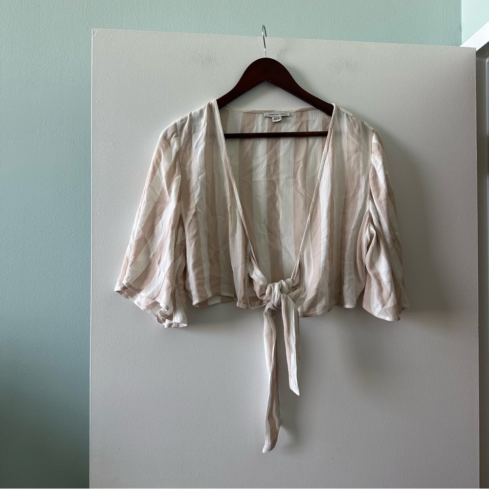 American Eagle AEO white & tan striped flowy cropped tie front top shirt - Picture 4 of 7